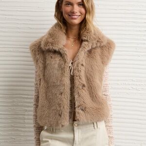 American Eagle - NWT Women's Tan Faux Fur Vest